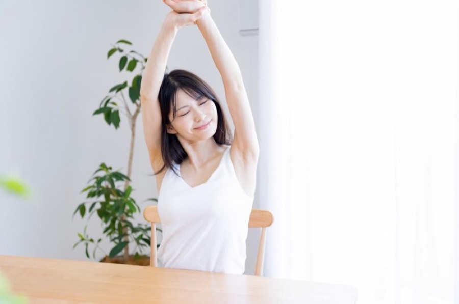 痛みから解放された女性